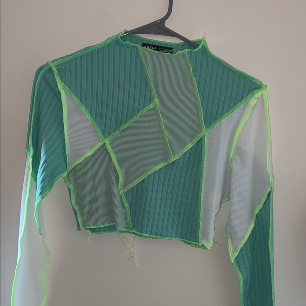 Long sleeve color block crop top